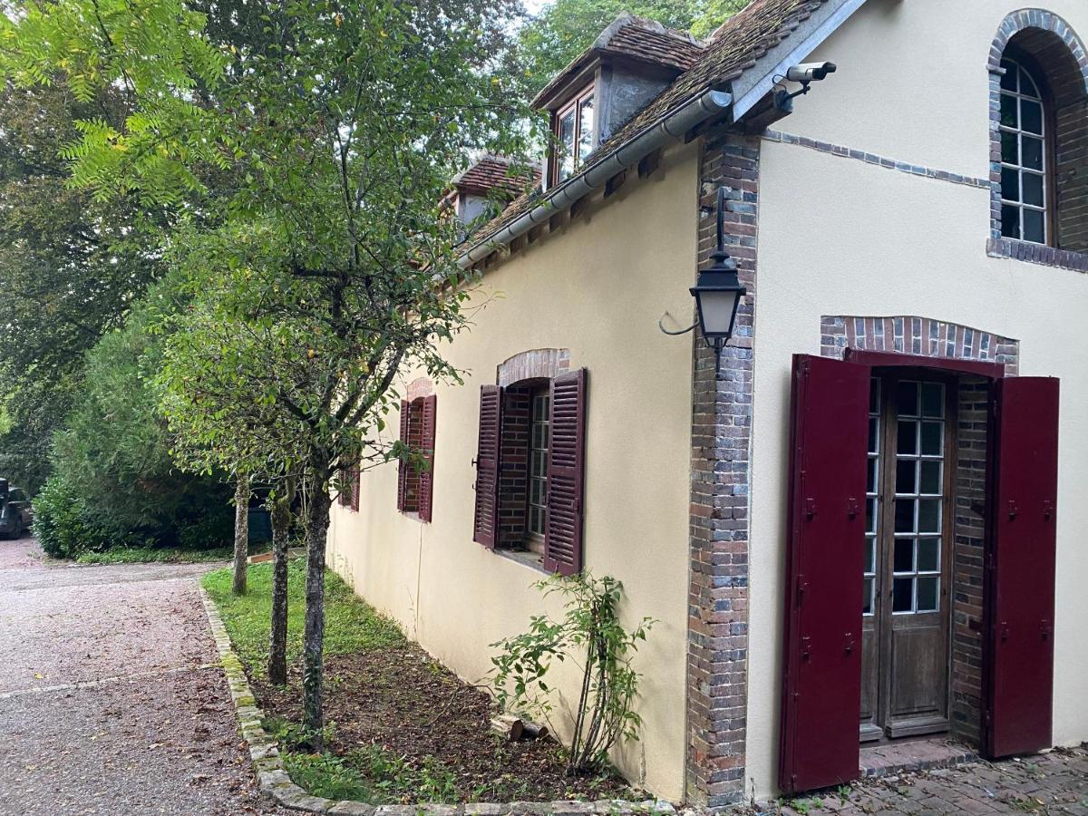Le Charme Villa Mezilles Luaran gambar