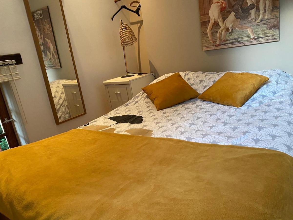 Le Charme Villa Mezilles Luaran gambar