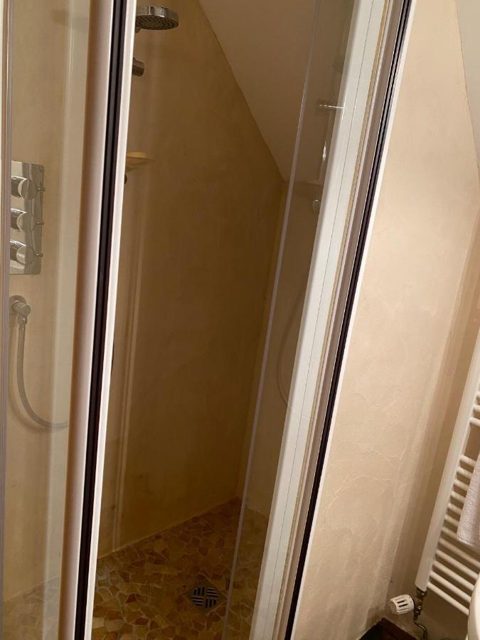 Le Charme Villa Mezilles Luaran gambar
